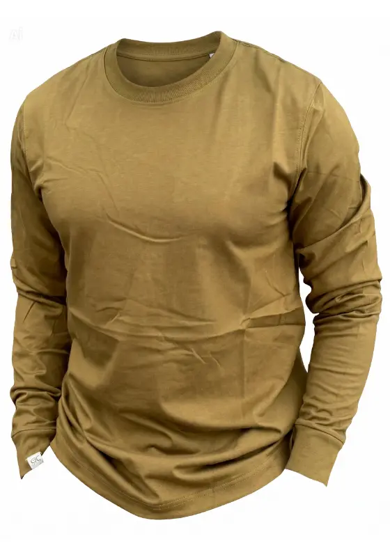 long-sleeved crew neck t-shirt